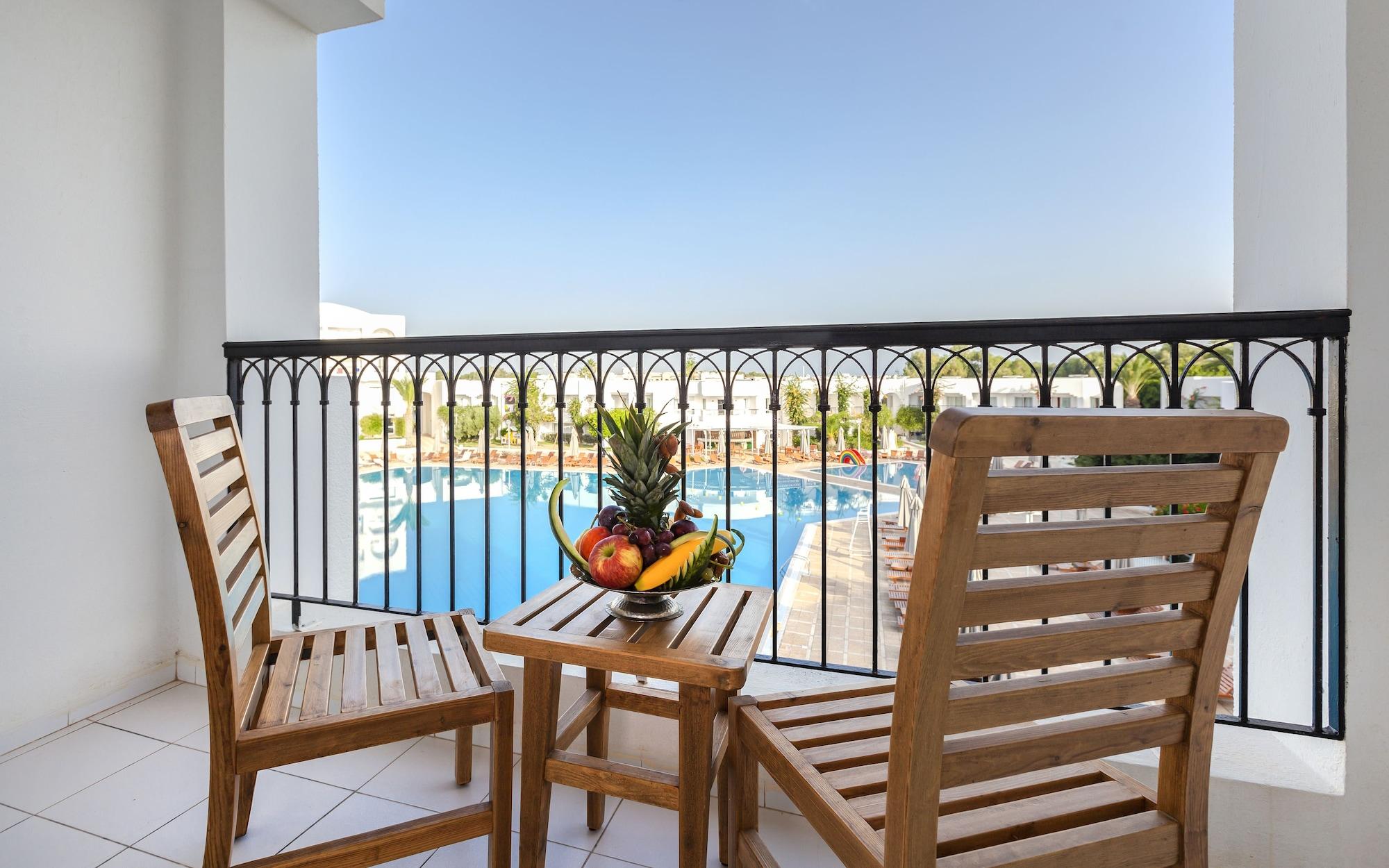 Hotel El Mouradi Gammarth Exterior foto A balcony