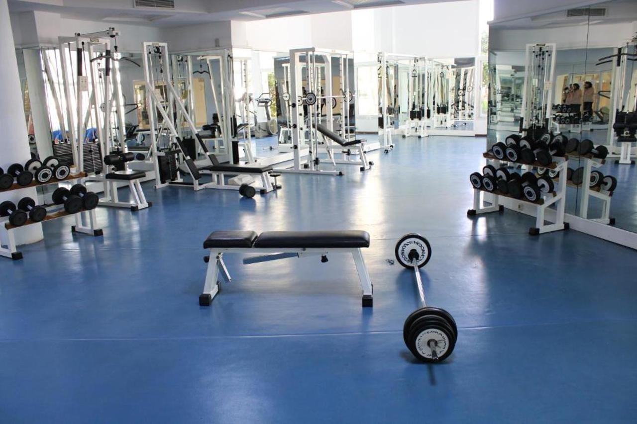 Hotel El Mouradi Gammarth Exterior foto A typical gym