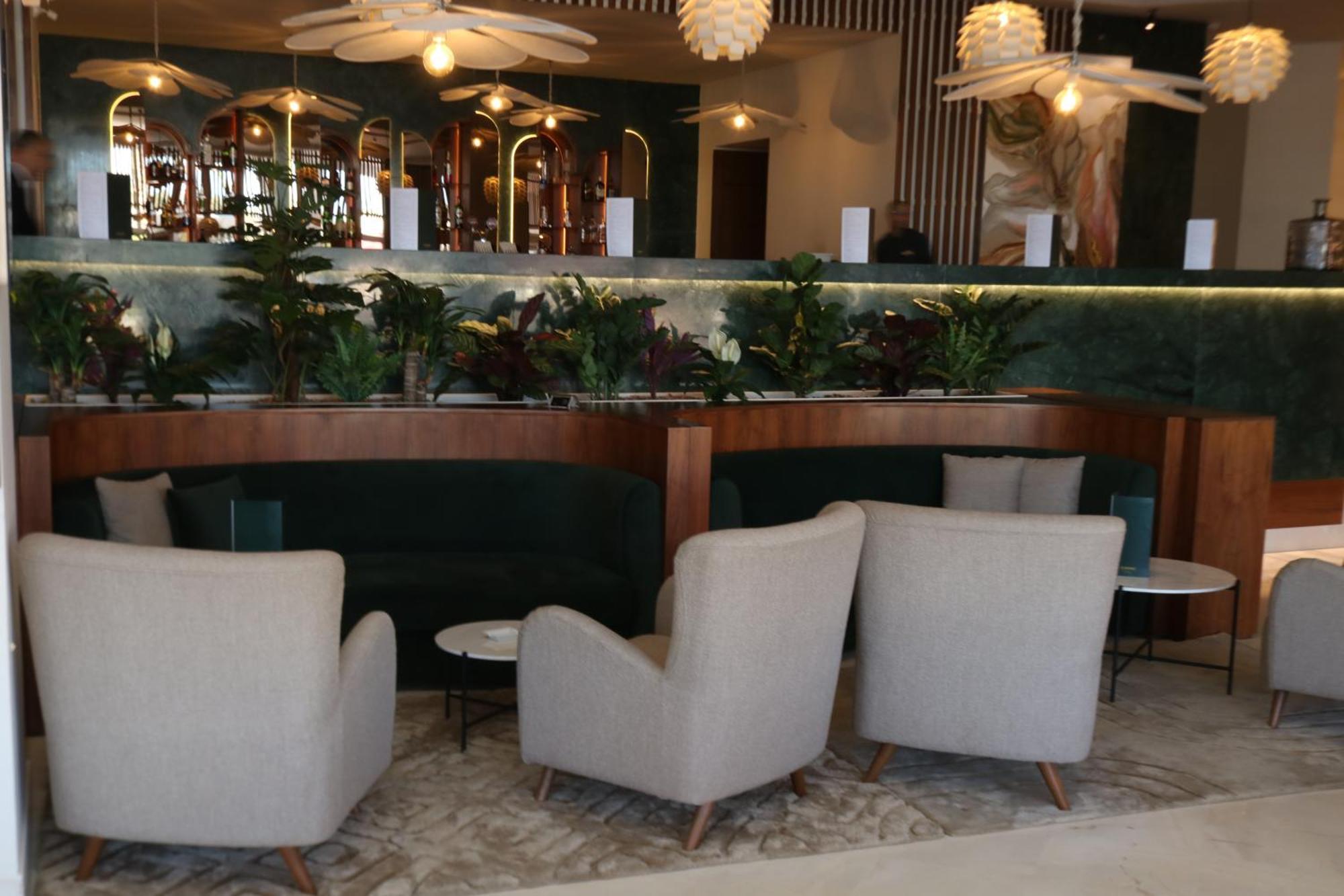 Hotel El Mouradi Gammarth Exterior foto The lounge at the airport
