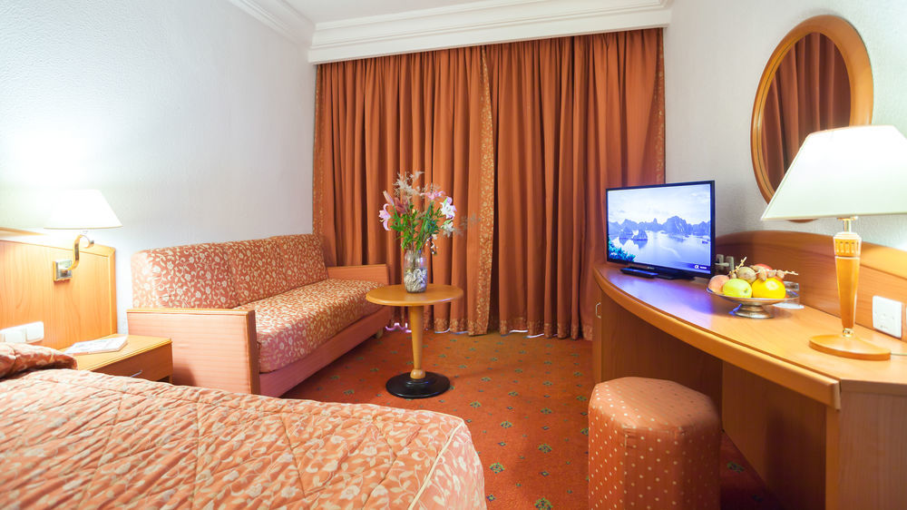 Hotel El Mouradi Gammarth Exterior foto A room at the hotel